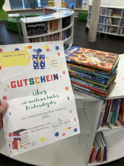 Buchspende für unsere Schulbibliothek